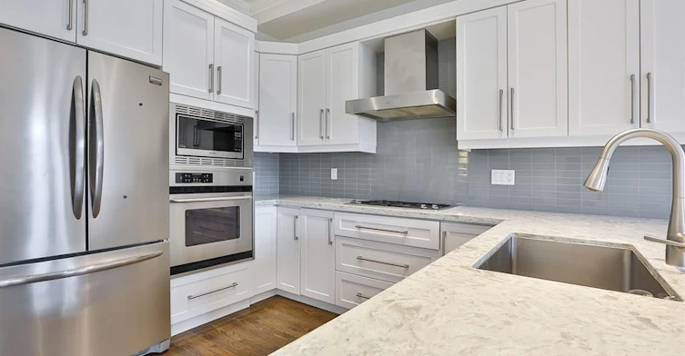 183 Douglas Avenue, Toronto, ON, M5M 1G7 - 7