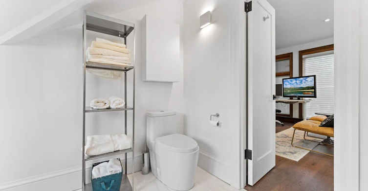24 Mann Avenue, Toronto, ON, M4S 2Y3 - 29