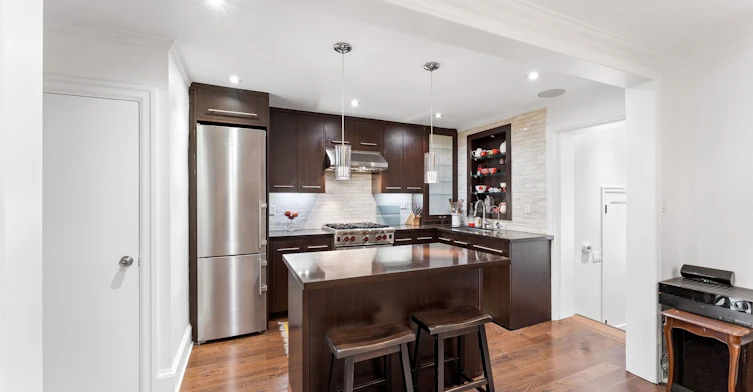 24 Mann Avenue, Toronto, ON, M4S 2Y3 - 16