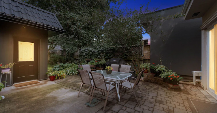 24 Mann Avenue, Toronto, ON, M4S 2Y3 - 42