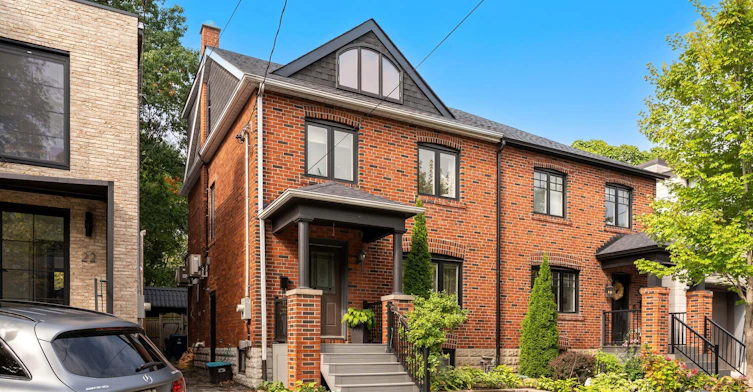 24 Mann Avenue, Toronto, ON, M4S 2Y3