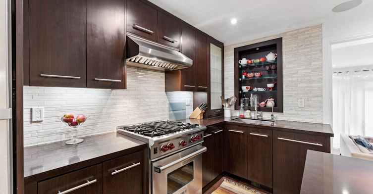 24 Mann Avenue, Toronto, ON, M4S 2Y3 - 17
