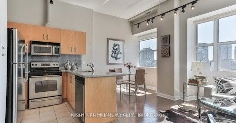 813-700 King Street W, Toronto, ON, M5V 2Y6 - 8