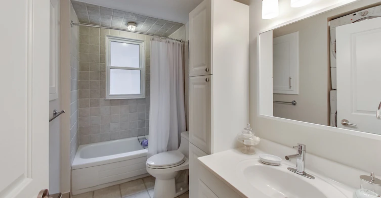 Main-9 Highbourne Road, Toronto, ON, M5P 2J1 - 21