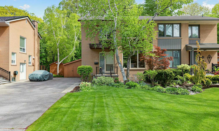 46 Plateau Crescent