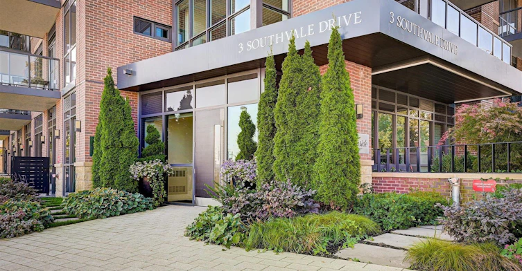 401-3 Southvale Drive, Toronto, ON, M4G 1G1 - 3