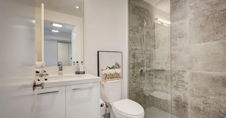 401-3 Southvale Drive, Toronto, ON, M4G 1G1 - 24