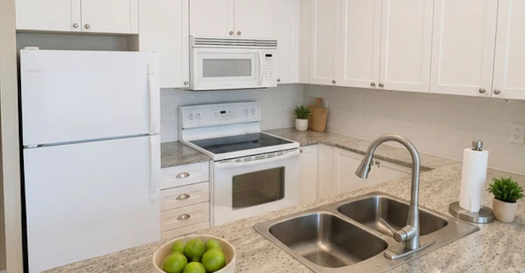 2109-763 Bay Street, Toronto, ON, M5G 2R3 - 3