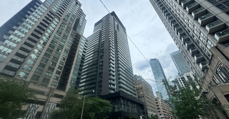 712-770 Bay Street, Toronto, ON, M5G 1N6