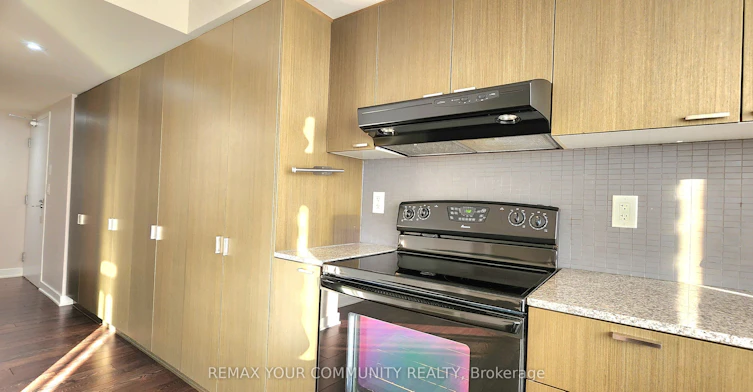 1704-110 Charles Street E, Toronto, ON, M4Y 1T5 - 11