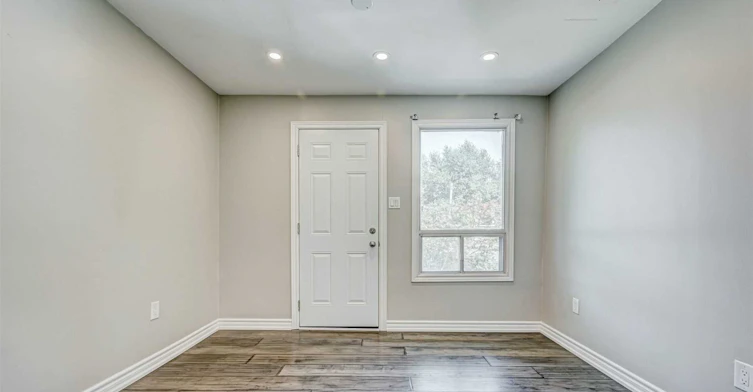 739 Manning Avenue, Toronto, ON, M6G 2W5 - 21