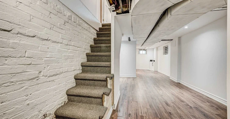 739 Manning Avenue, Toronto, ON, M6G 2W5 - 28