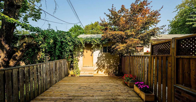 739 Manning Avenue, Toronto, ON, M6G 2W5 - 14