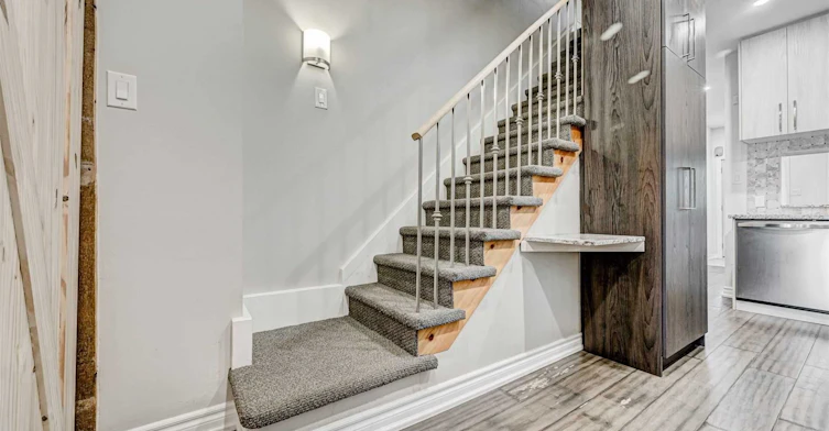 739 Manning Avenue, Toronto, ON, M6G 2W5 - 17