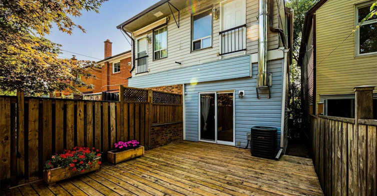 739 Manning Avenue, Toronto, ON, M6G 2W5 - 13