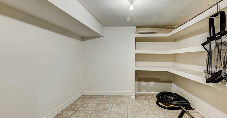 739 Manning Avenue, Toronto, ON, M6G 2W5 - 31