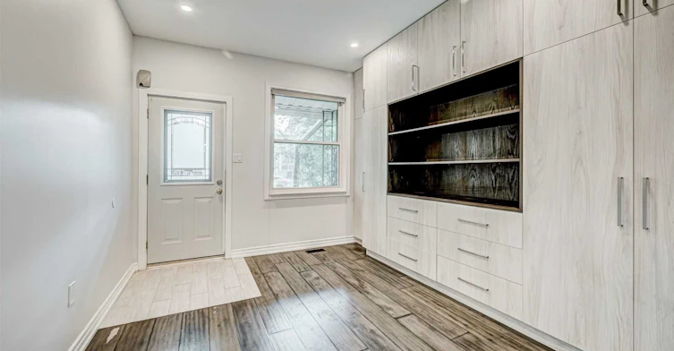 739 Manning Avenue, Toronto, ON, M6G 2W5 - 3