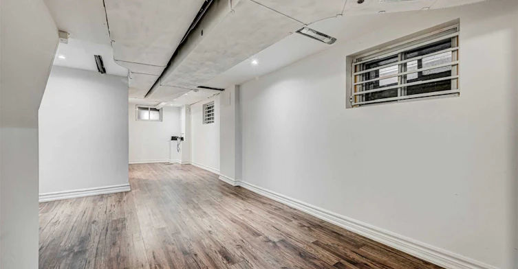739 Manning Avenue, Toronto, ON, M6G 2W5 - 29