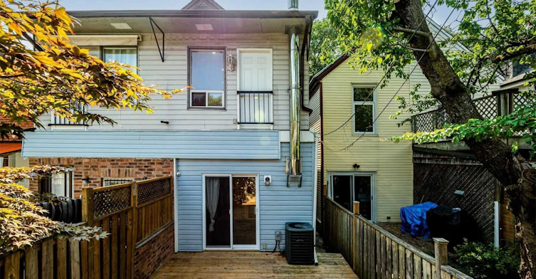 739 Manning Avenue, Toronto, ON, M6G 2W5 - 15