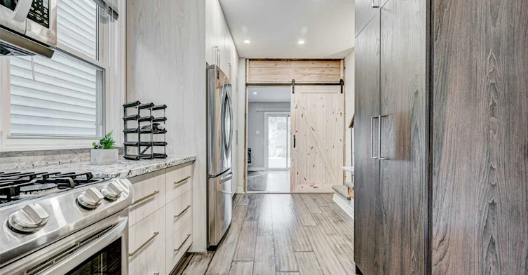 739 Manning Avenue, Toronto, ON, M6G 2W5 - 6