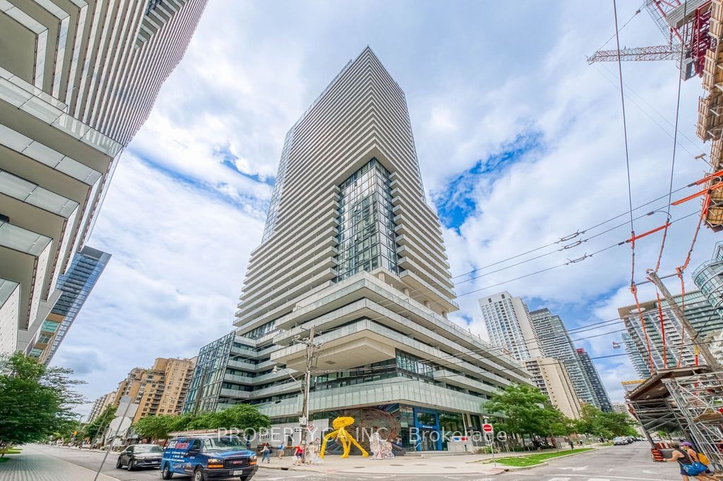 3205-161 Roehampton Avenue, Toronto, ON, M4P 0C8 - 2