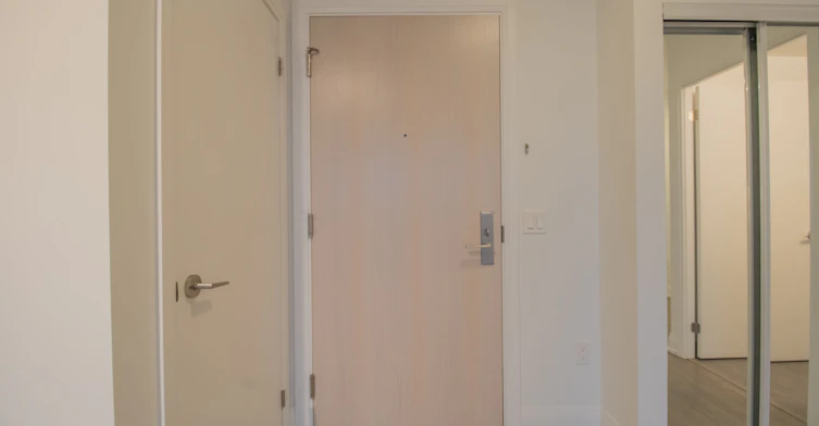 2210-77 Mutual Street, Toronto, ON, M5B 2A9 - 6