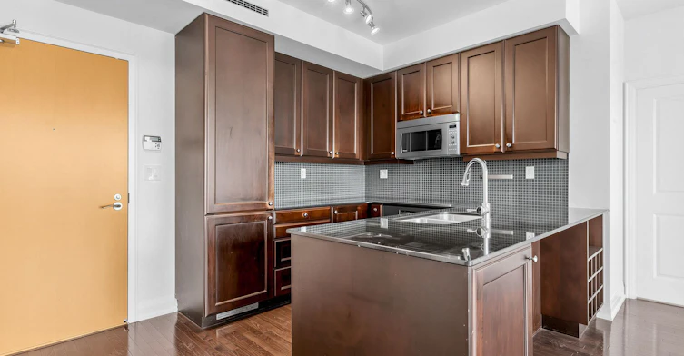 421-1 Bedford Road, Toronto, ON, M5R 2J7 - 13