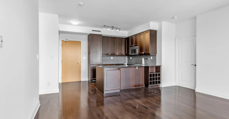421-1 Bedford Road, Toronto, ON, M5R 2J7 - 4