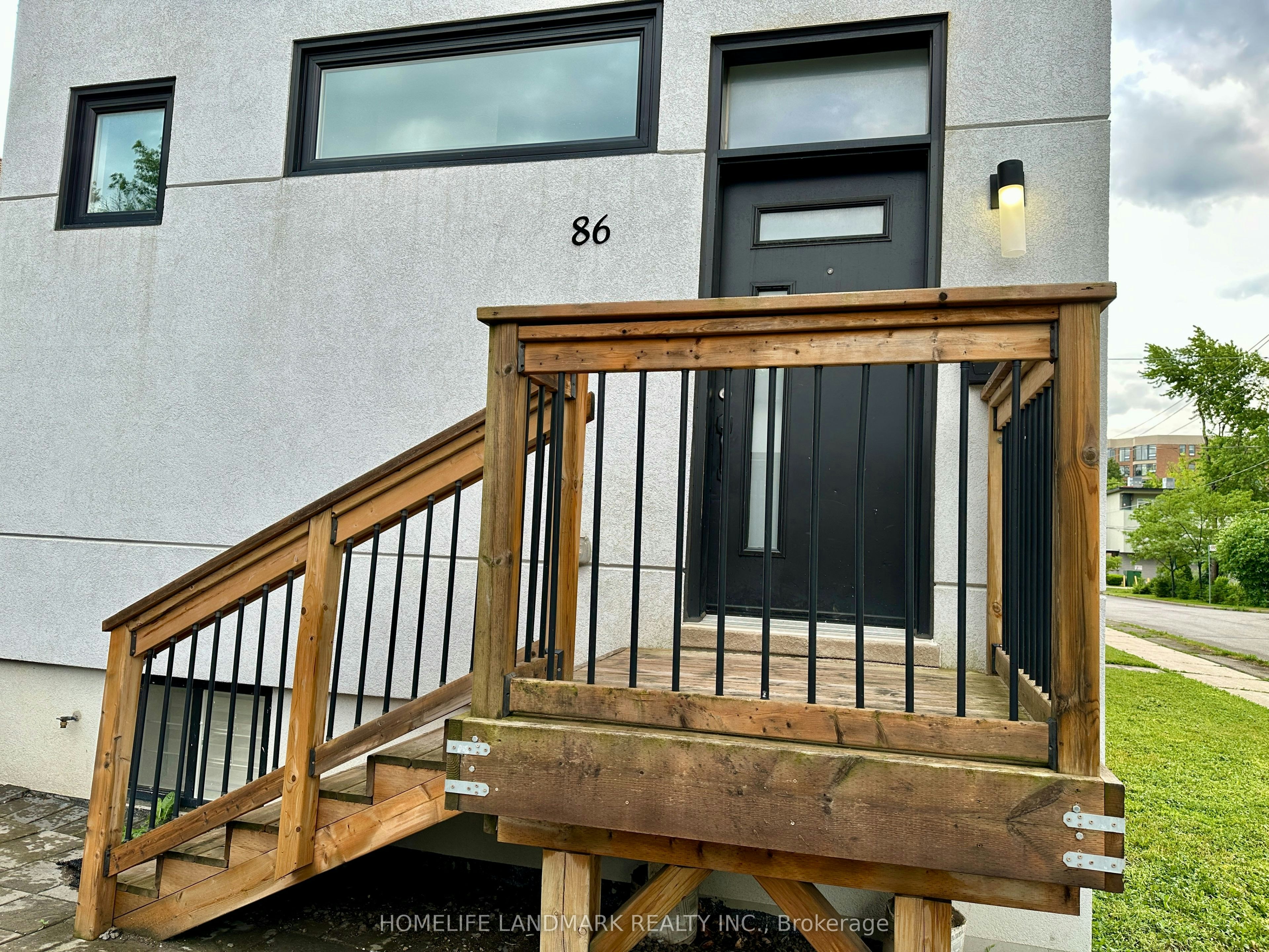 86 Pemberton Avenue, Toronto, ON, M2M 1Y5 - 2
