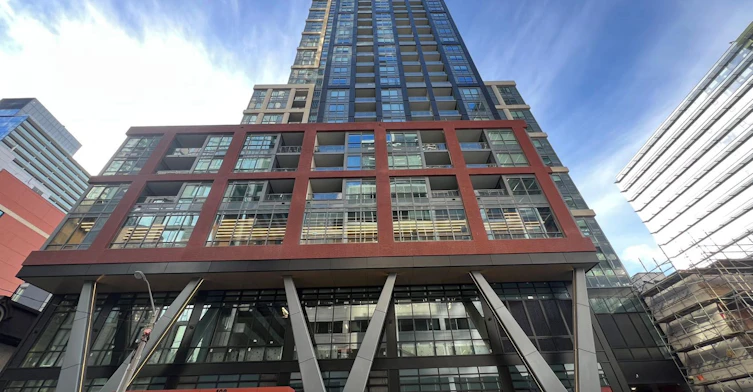 2002-108 Peter Street, Toronto, ON, M5V 2G7