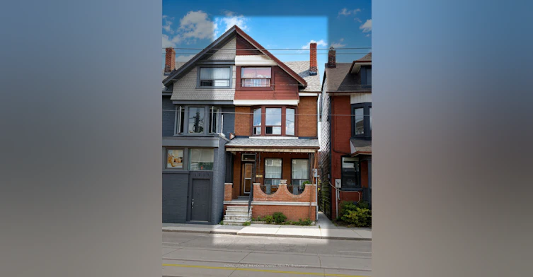 Upper-1211 College Street, Toronto, ON, M6H 1C1