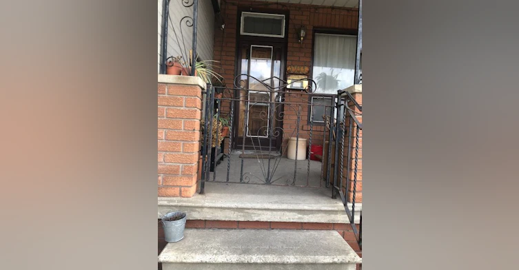 Upper-1211 College Street, Toronto, ON, M6H 1C1 - 2