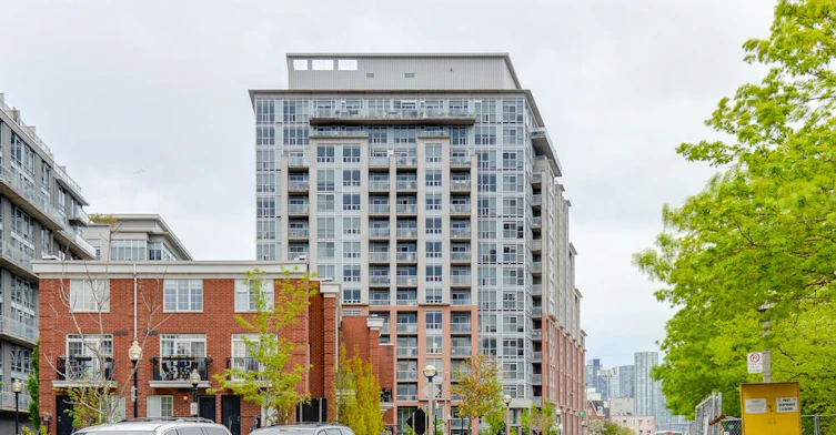 323-1 Shaw Street, Toronto, ON, M6K 0A1