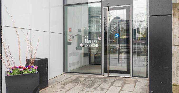 608-32 Trolley Crescent, Toronto, ON, M5A 0E8 - 5