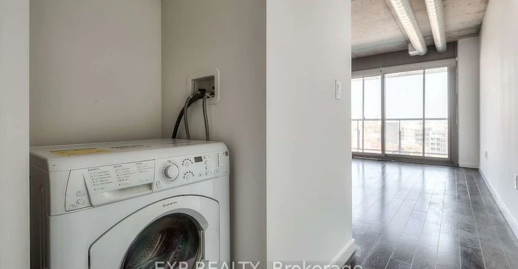 1021-32 Trolley Crescent, Toronto, ON, M5A 0E8 - 17