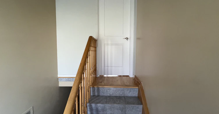 Main Floor-9 Dewlane Drive, Toronto, ON, M2R 2P7 - 2