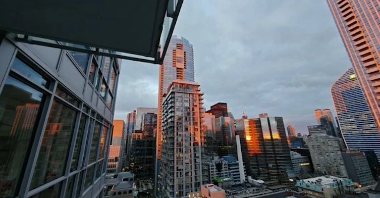 2304-30 Nelson Street, Toronto, ON, M5V 0H5 - 12