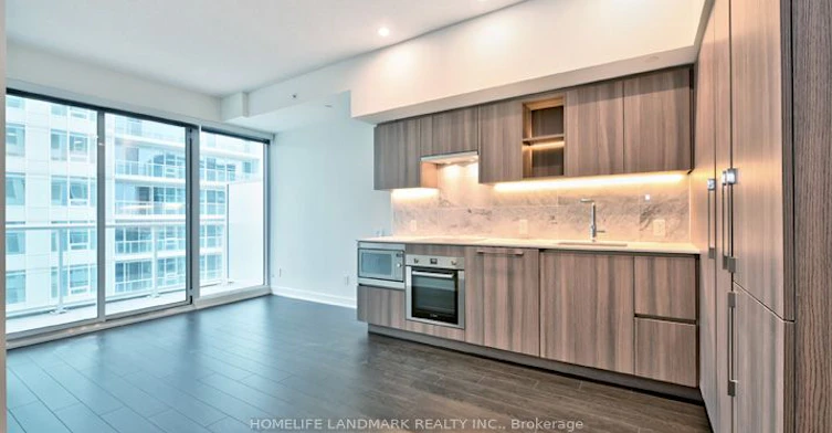 3809-19 Bathurst Street, Toronto, ON, M5V 0N2 - 2