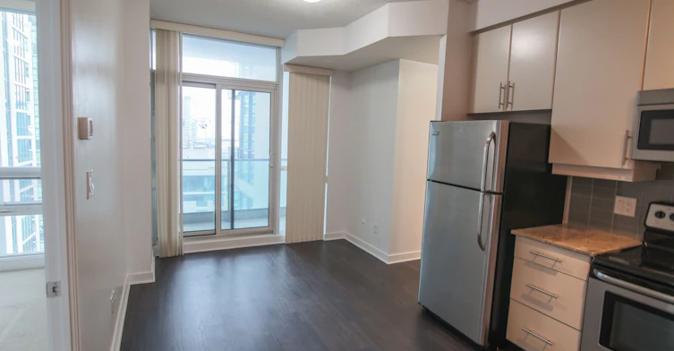 3205-33 Bay Street, Toronto, ON, M5J 2Z3 - 3