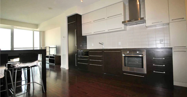2202-770 Bay Street, Toronto, ON, M5G 0A6 - 4