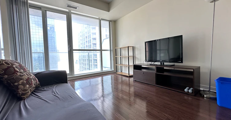2202-770 Bay Street, Toronto, ON, M5G 0A6 - 5