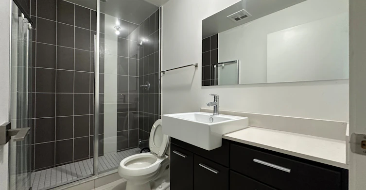2202-770 Bay Street, Toronto, ON, M5G 0A6 - 14