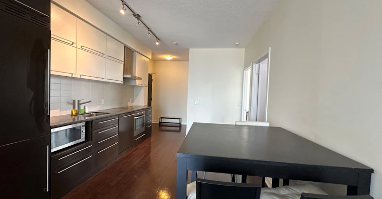 2202-770 Bay Street, Toronto, ON, M5G 0A6 - 7
