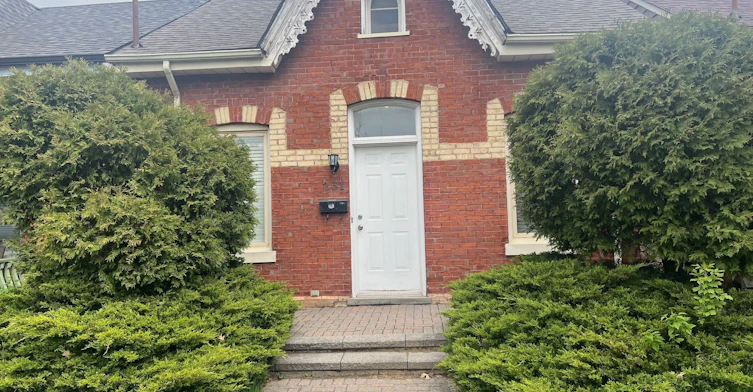 231 Clinton Street, Toronto, ON, M6G 2Y4