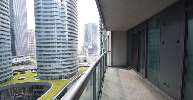 1609-30 Grand Trunk Crescent, Toronto, ON, M5J 3A4 - 9