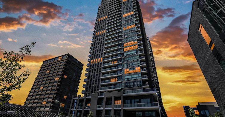 LP 2804-2 Sonic Way, Toronto, ON, M3C 0P2