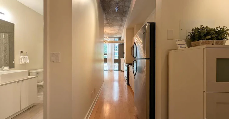 210-60 Bathurst Street, Toronto, ON, M5V 2P7 - 3