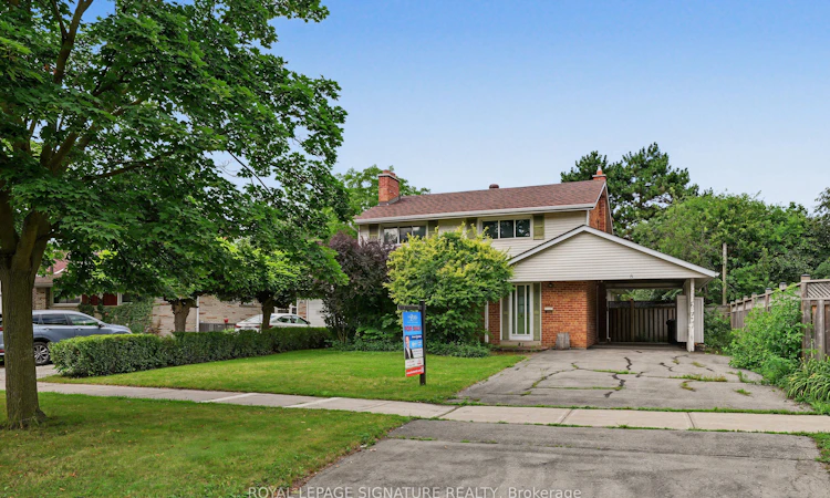 8 Underhill Drive