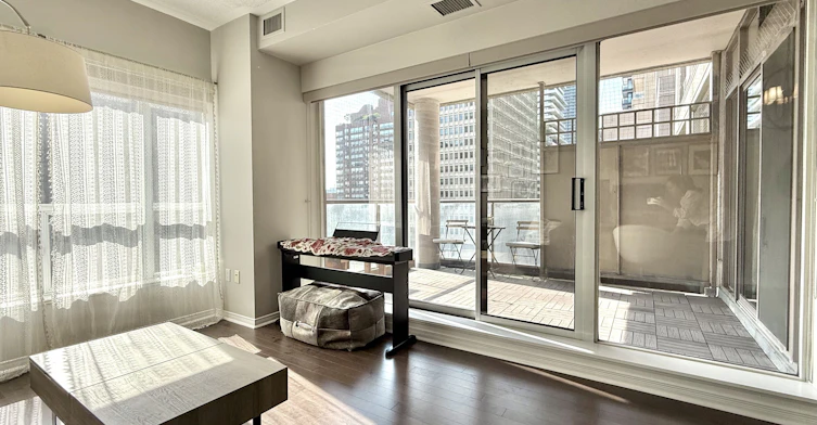 701-909 Bay Street, Toronto, ON, M5S 3G2 - 6