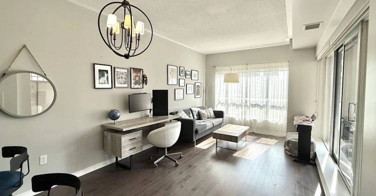 701-909 Bay Street, Toronto, ON, M5S 3G2